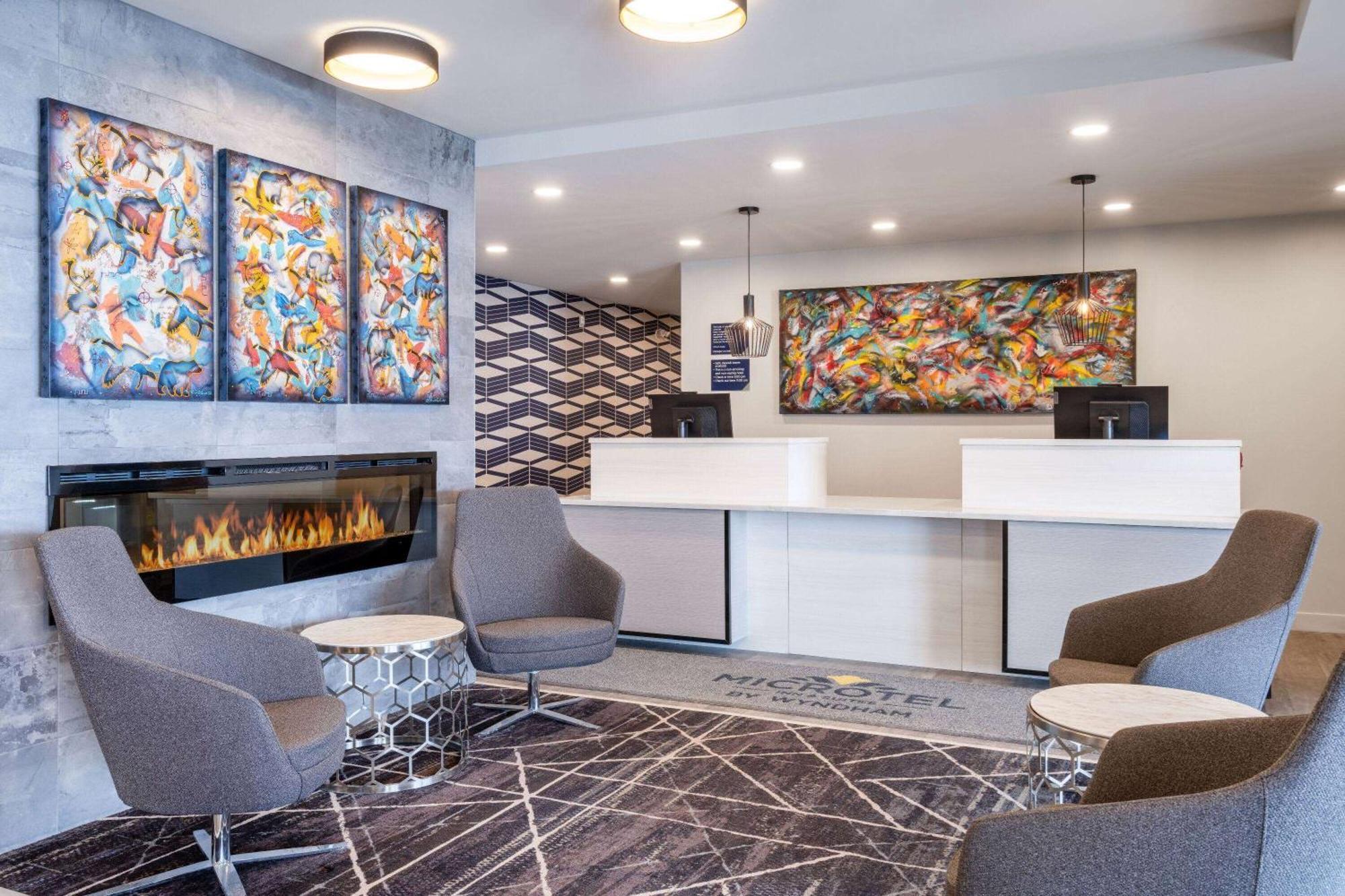Microtel & By Wyndham Ottawa West