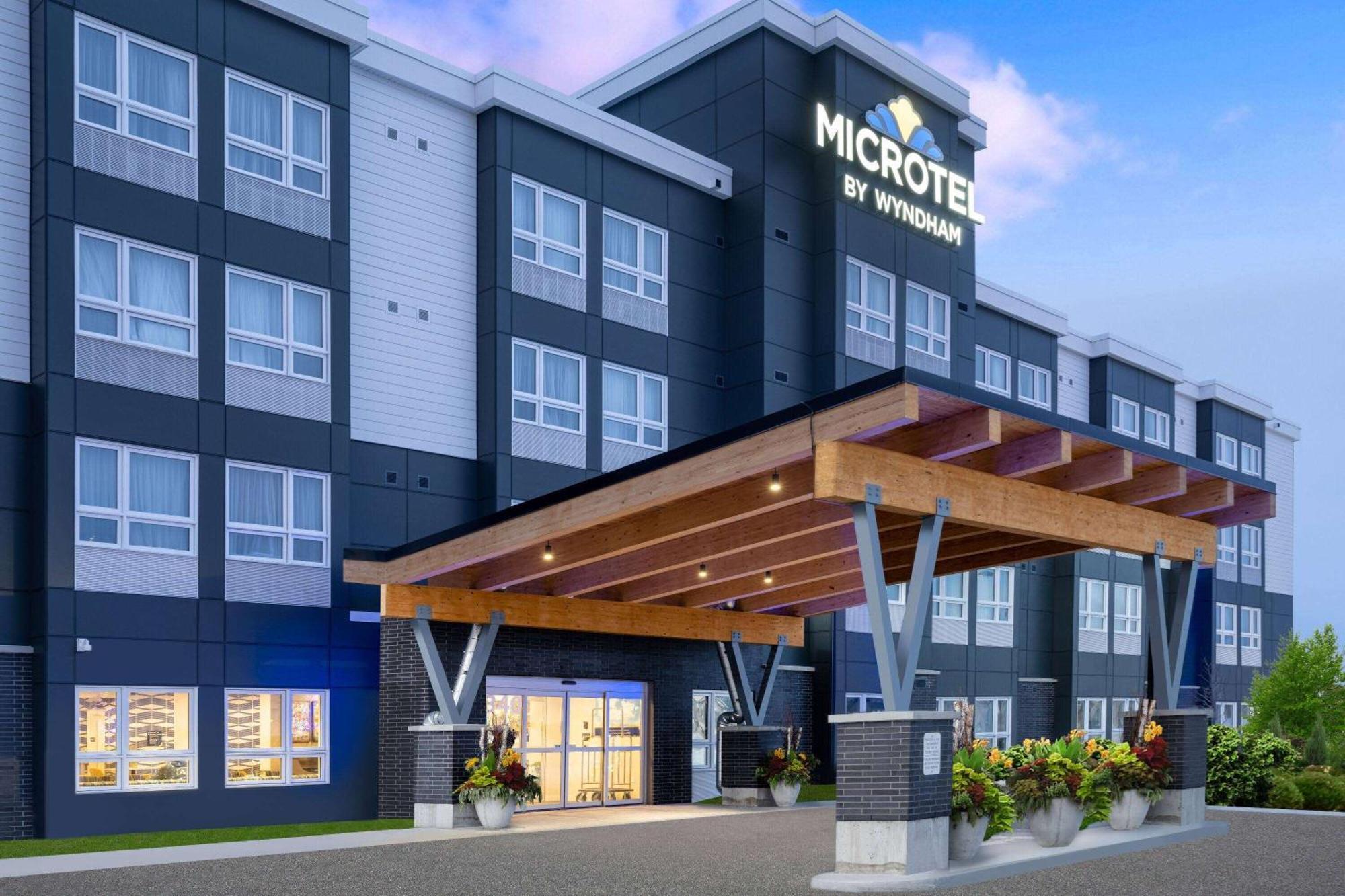 Microtel & By Wyndham Ottawa West Hotel 2*